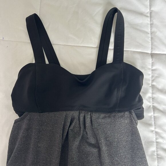 Lululemon Womens 6 Sports Bra Peplum Tank Top Built In Bra Black Gray Yoga - Picture 2 of 6